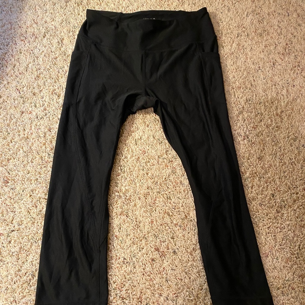 Reebok women’s black athletic workout capris.